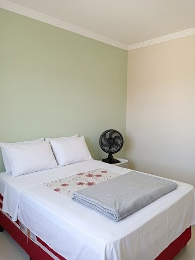 Quarto com cama de casal